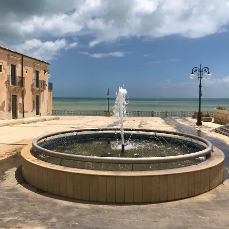 Il Ficupala, Sea House